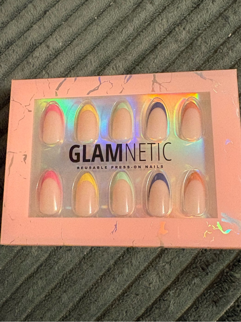 Glamnetic sprinkles glue on nails